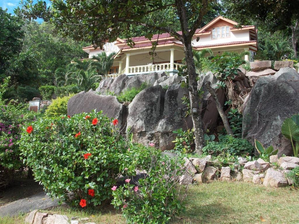 Patatran Village Hotel La Digue Ruang foto